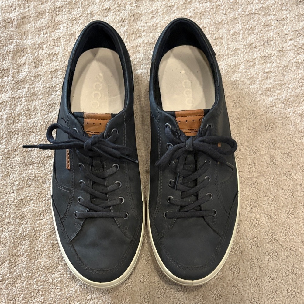 Men’s Ecco Black Leather Lace-Up Sneakers with Tan Tongue Accent